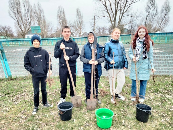 Учащиеся ГБУ ОО ЗО &quot;Троянская СОШ&quot; приняли участие во всероссийской акции &quot;Сад памяти&quot;, которая является экологическим и памятным мероприятием..