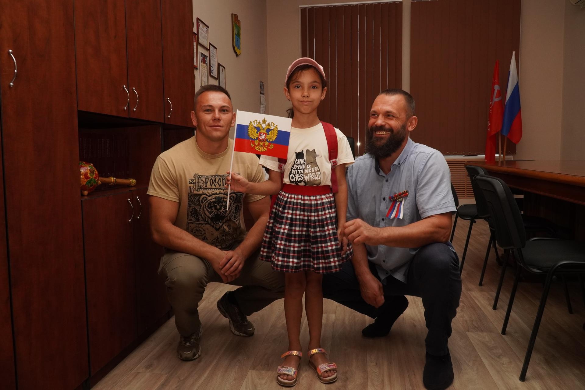 В преддверии нового учебного года детям вручили рюкзаки.