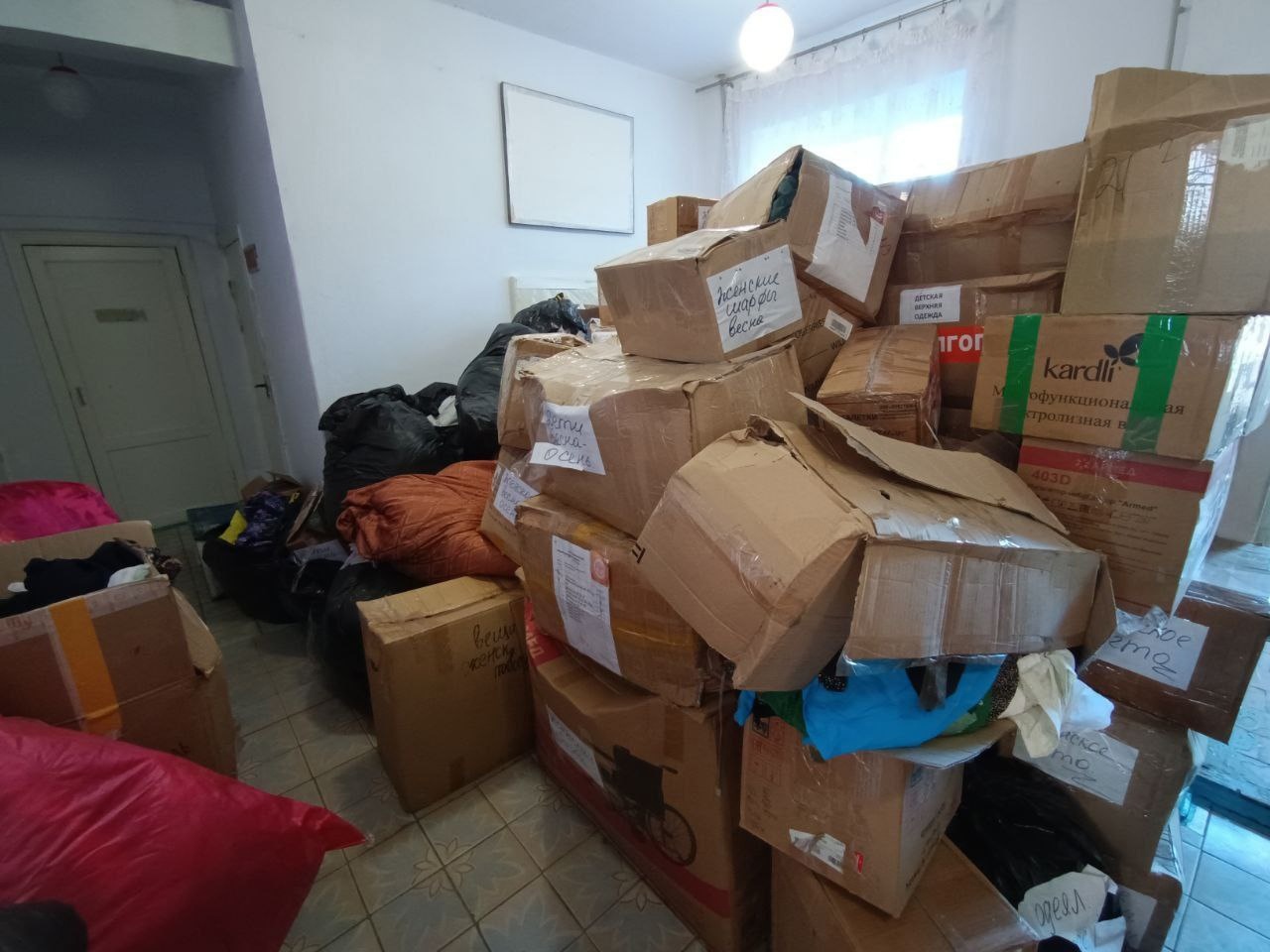 Десять тонн гуманитарной помощи доставлены в Бердянский район.