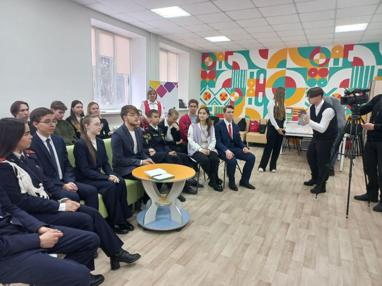 Состоялся телемост между школами Новочебоксарска и Дмитровки.