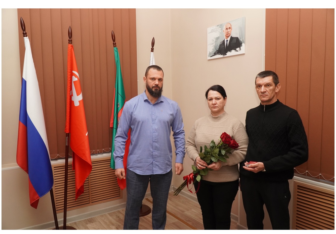 Глава Бердянского муниципального округа, Секретарь местного отделения Партии «Единая Россия» Алексей Кичигин.