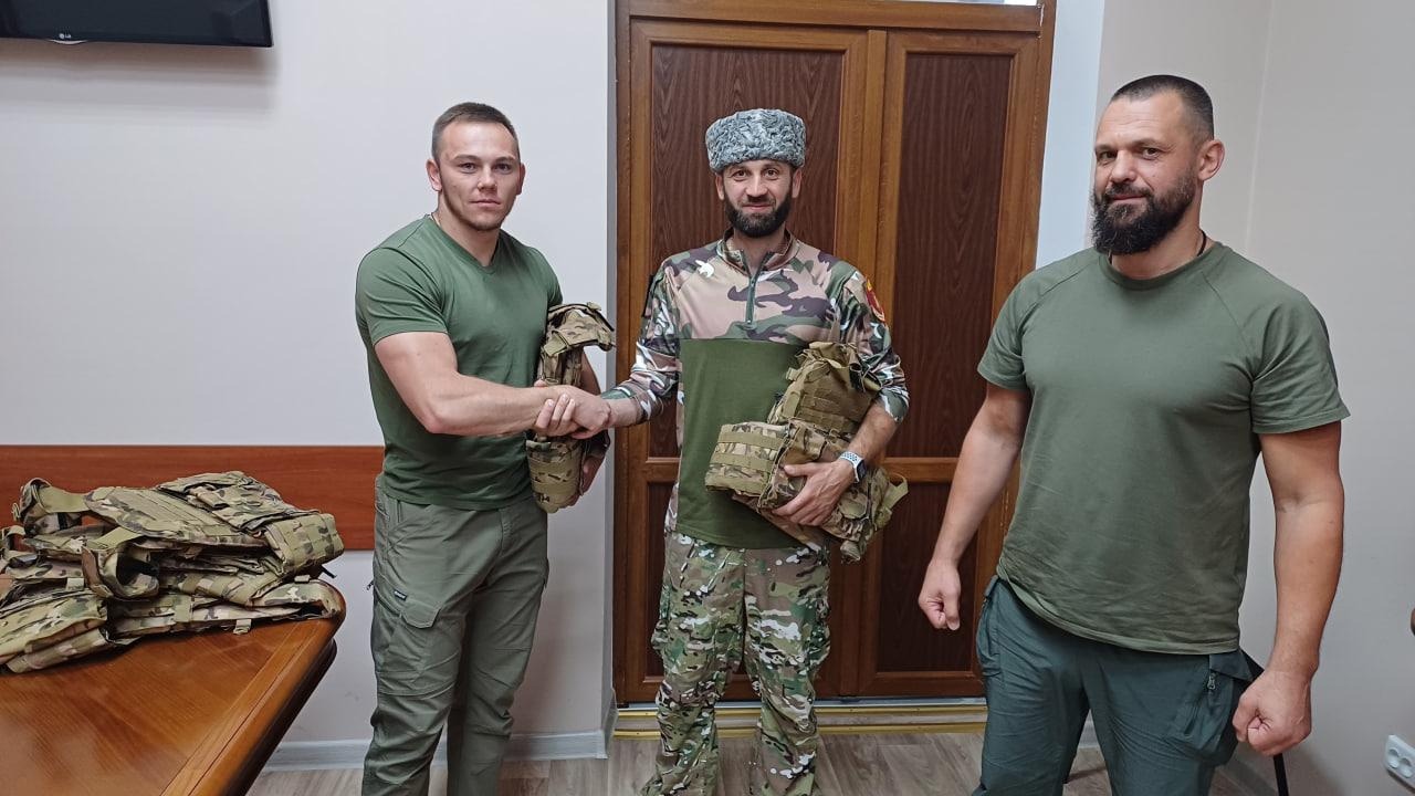 Запорожское казачество получило плитники от страйкболистов из Чувашии.