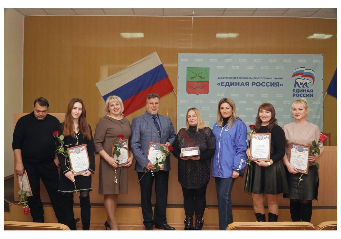 Председатель совета депутатов Бердянского МО поздравил юристов администрации с профессиональным праздником.
