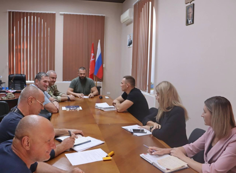 За круглым столом обсудили восстановление Бердянского округа Глава округа Алексей Кичигин провел совещание с участием делегации из Чувашской Республики. За круглым столом обсудили восстановление Бердянского округа Глава округа Алексей Кичигин провел совещание с участием делегации из Чувашской Республики.
